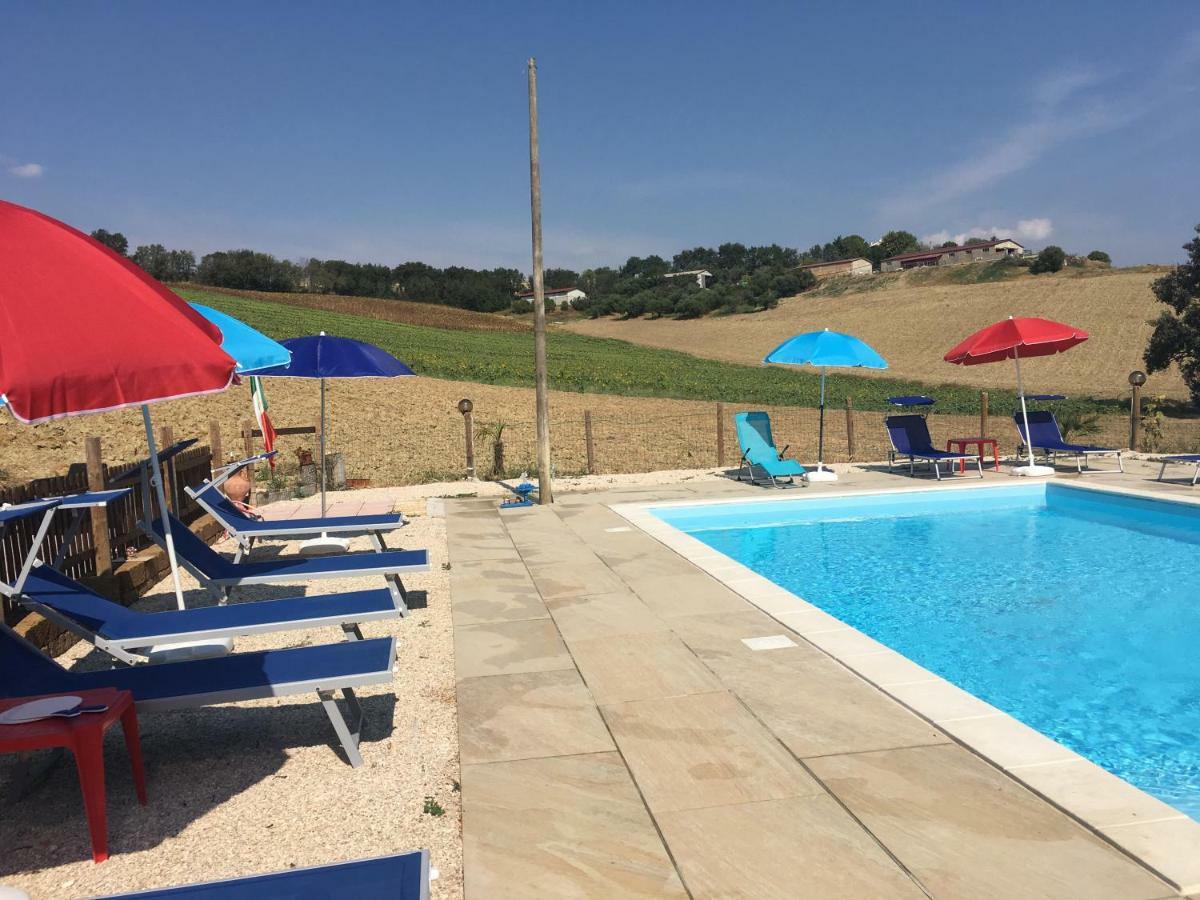 Agriturismo Fattoria Del Colle Jesi Exteriör bild